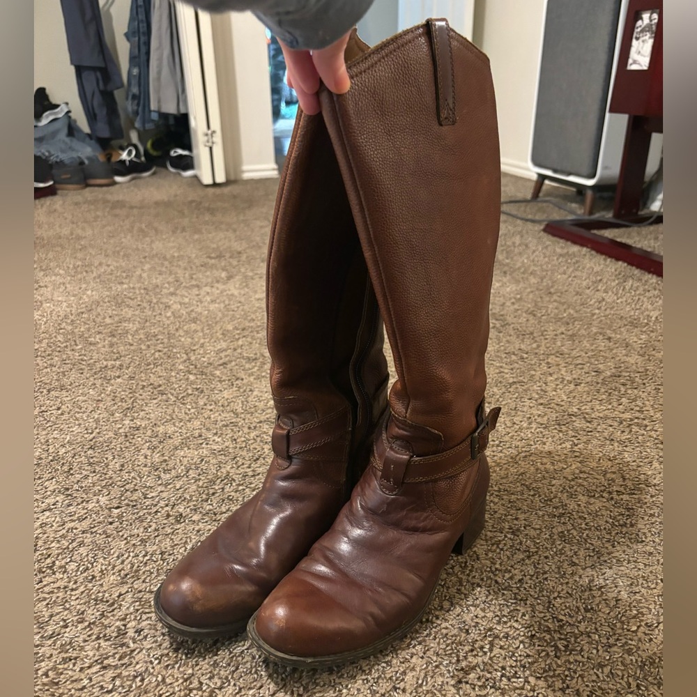 boc Tall Brown Leather Boot.